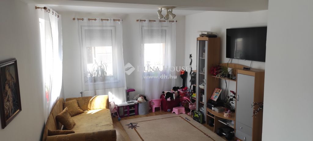 8500 Pápa , Belváros szívében 85 nm-es lakás — 1/12