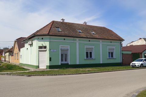 Eladó Ház 6000 Kecskemét , Munkásszállónak is megfelelő ingatlan 