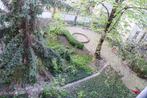 Eladó Lakás 1015 Budapest 1. kerület Mária térnél napféyes, erkélyes lakás.