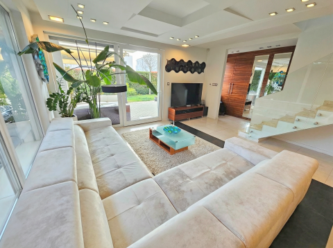 Eladó Lakás 1112 Budapest 11. kerület , Madárhegyi 2 szintes, kertes luxuslakás (+2 garázs + tároló)