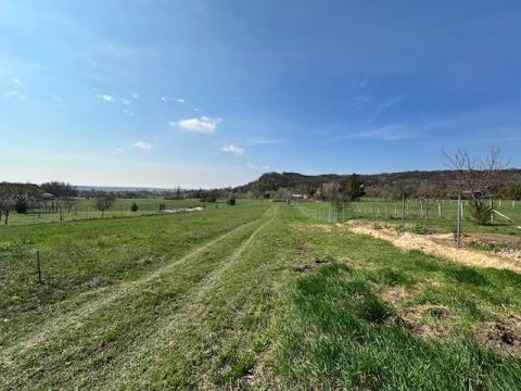 Eladó Telek 8083 Csákvár , Csákvár csendes részén