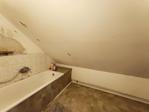 Eladó Ház 2135 Csörög 