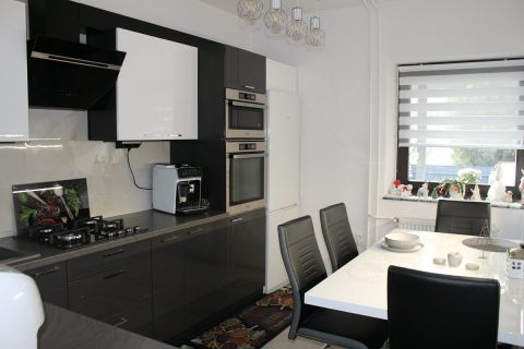 Eladó Ház 3232 Gyöngyös , Mátrafüreden jó álapotú 381 nm-es többgenerációs családi ház