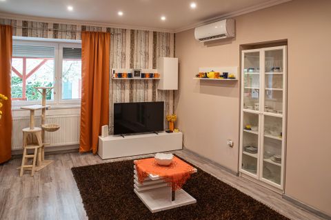 Eladó Ház 8200 Veszprém Jutaspuszta felújított sorházi lakás