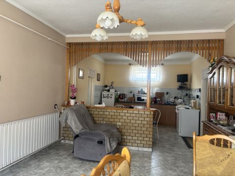 Eladó Ház 5100 Jászberény , Kisposta közelében