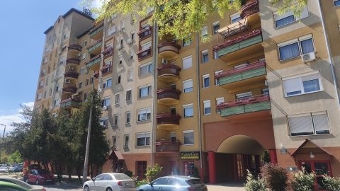 Eladó Lakás 1048 Budapest 4. kerület Panorámás legfelső emeleti Panelprogramos Otthon 