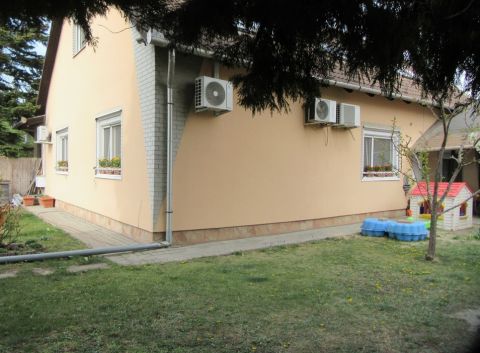 Eladó Ház 2030 Érd 