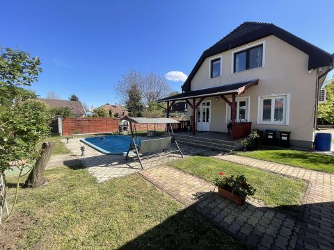 Eladó Ház 1174 Budapest 17. kerület Nyári esték háza