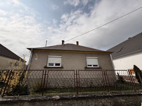 Eladó Ház 9700 Szombathely , Stabil ház, sok lehetőség