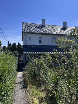 Eladó Ház 8300 Tapolca , Zöldövezeti ikerház 