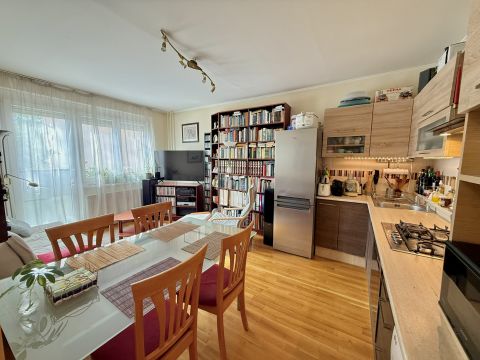 Eladó Lakás 1223 Budapest 22. kerület Rózsakert lakótelep