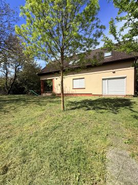 Eladó Ház 8174 Balatonkenese Cicadűlő utca közelében