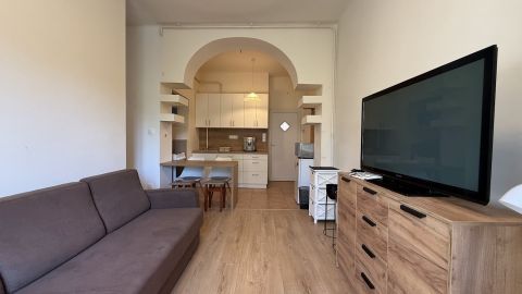 Kiadó Lakás 9700 Szombathely , Szombathely Szelestey utcában