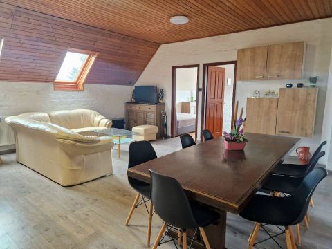 Eladó Lakás 8315 Gyenesdiás Balatontól, Keszthelytől 1400 m-re