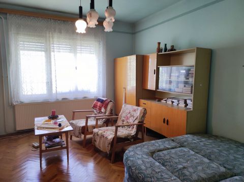 Eladó Ház 2045 Törökbálint , Törökbálint Ófalu részén eladó csalási ház