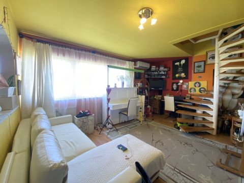 Eladó Lakás 1173 Budapest 17. kerület Rákoskeresztúr,frekventált lakótelep,belső két szintes lakás