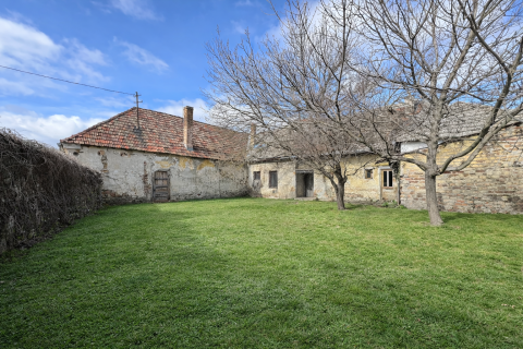 Eladó Telek 8200 Veszprém , Dózsa tér