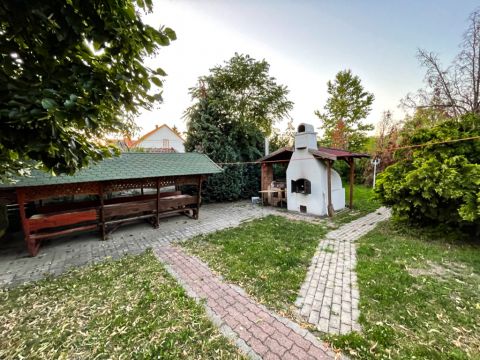 Eladó Ház 5123 Jászárokszállás , Főútvonal mentén
