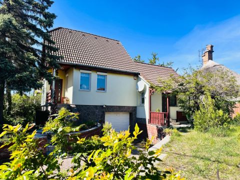 Eladó Ház 2000 Szentendre , Izbég