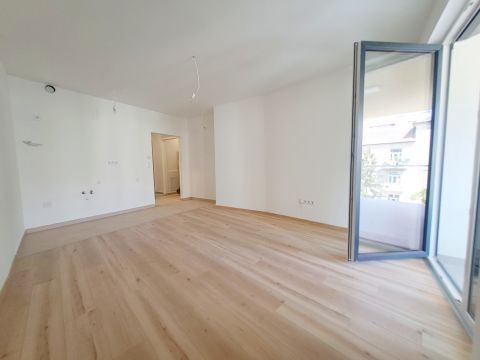 Eladó Lakás 1073 Budapest 7. kerület , Azonnal költözhető új ép. lakás a Blahánál