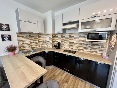 Eladó Lakás 1139 Budapest 13. kerület , Amerikai konyhás újszerű lakás csendes, központi környéken