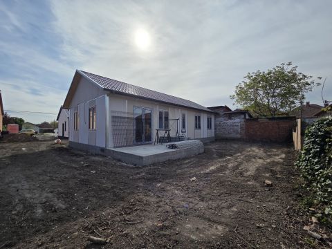 Eladó Ház 5000 Szolnok SZOLNOK, TALLIN VÁROSRÉSZ