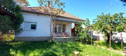 Eladó Ház 5440 Kunszentmárton , 5440 Kunszentmárton, Központi