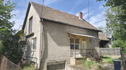 Eladó Ház 1183 Budapest 18. kerület , 268 nm-es telken, 3 szintes, 171 nm-es ház, garázzsal