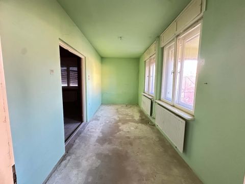 Eladó Ház 2750 Nagykőrös Belvároshoz közel 3 szobás családiház
