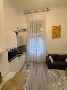 Eladó Lakás 1077 Budapest 7. kerület Eladó garzon lakás a Klauzál tér szomszédságában!