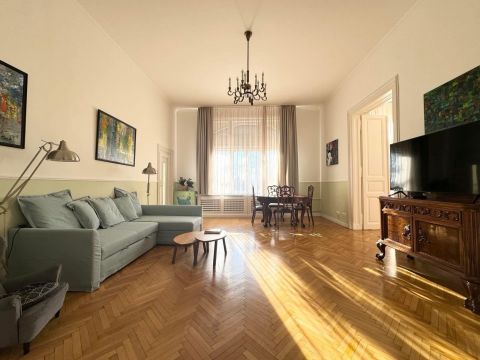 Eladó Lakás 1024 Budapest 2. kerület , Villalakás a Diplomatanegyedben