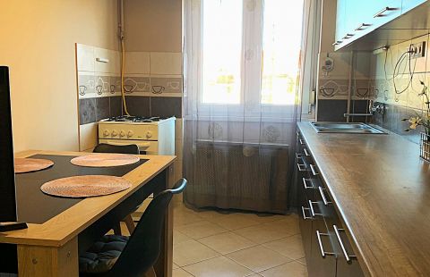 Eladó Lakás 6000 Kecskemét 2 szobás tégla lakás a Rákóczi úton!