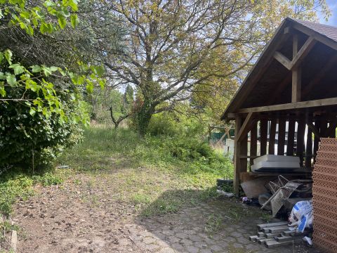 Eladó Telek 2090 Remeteszőlős 