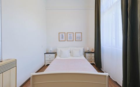 Eladó Üzlethelyiség 1101 Budapest 10. kerület 