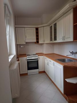 Kiadó Lakás 7300 Komló 