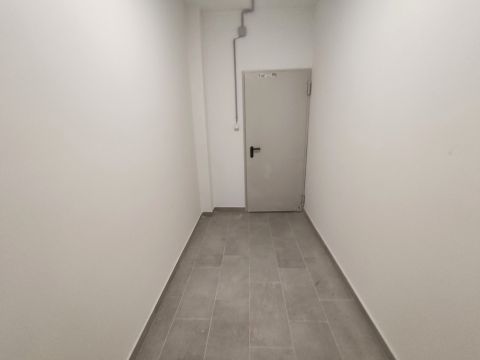 Eladó Parkoló Mélygarázs és tároló