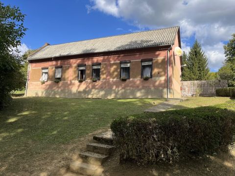 Eladó Ház 7386 Gödre Község központ