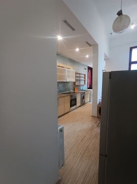 Kiadó Lakás 1091 Budapest 9. kerület , 3 szobás lakás, részben bútorozott