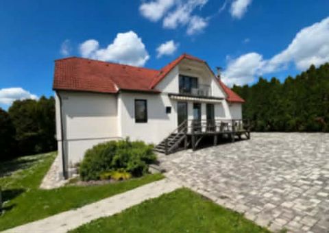 Eladó Vendéglátás 8427 Bakonybél , Főút mellett