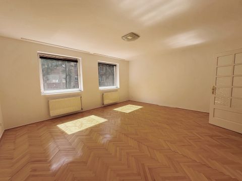 Eladó Lakás 8000 Székesfehérvár 