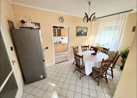 Eladó Ház 8051 Sárkeresztes , Sárkeresztes központi részén