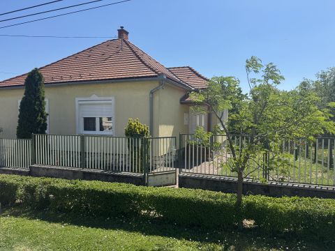 Eladó Ház 7191 Hőgyész 
