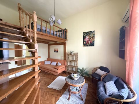 Kiadó Lakás 1076 Budapest 7. kerület , Garay utcában,kiadó galériás garzonlakás