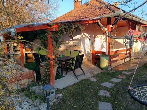 Eladó Ház 2730 Albertirsa , Vasútállomáshoz közel