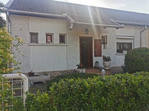 Eladó Ház 2890 Tata 