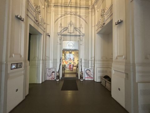 Eladó Üzlethelyiség 1054 Budapest 5. kerület , EXLUZÍV LEHETŐSÉG A BELVÁROSBAN, BUDAPEST EGYIK LEGIMPOZÁNSA
