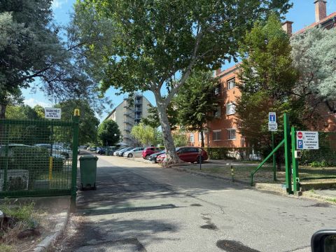 Eladó Lakás 1101 Budapest 10. kerület Csendes, zöldre néző felújított lakás!