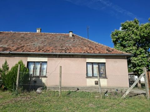Eladó Lakás 6421 Kisszállás , Csendes utcában