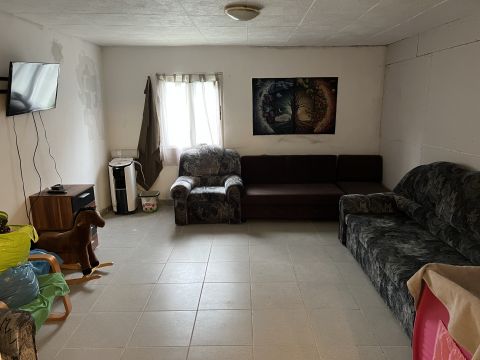 Eladó Ház 2458 Kulcs , Dunaparthoz közel