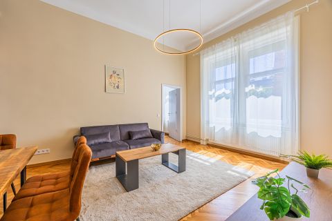 Eladó Lakás 1064 Budapest 6. kerület 